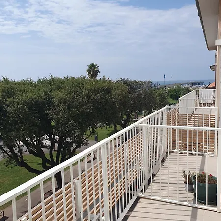 Tonfano Waterfront Penthouse * マリーナ・ディ・ピエトラサンタ